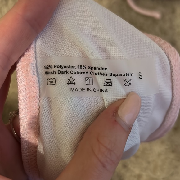 Bathing suits - Picture 4 of 10